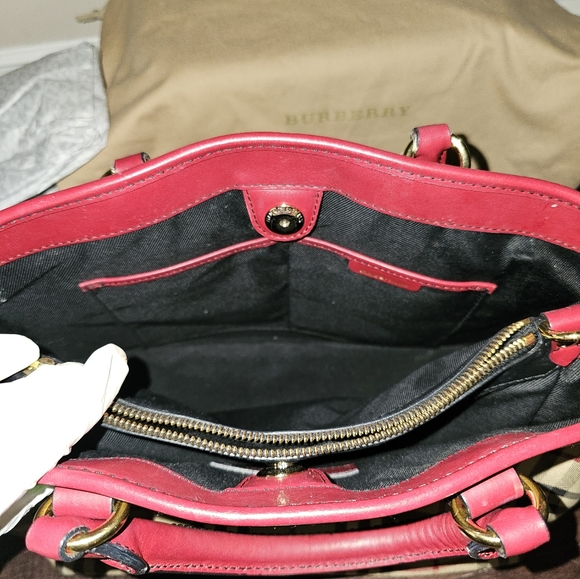 Authentic Burberry Bag - Picture 10 of 13